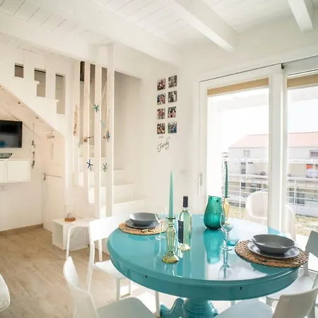 Mermaid's House * ايزولا روسا